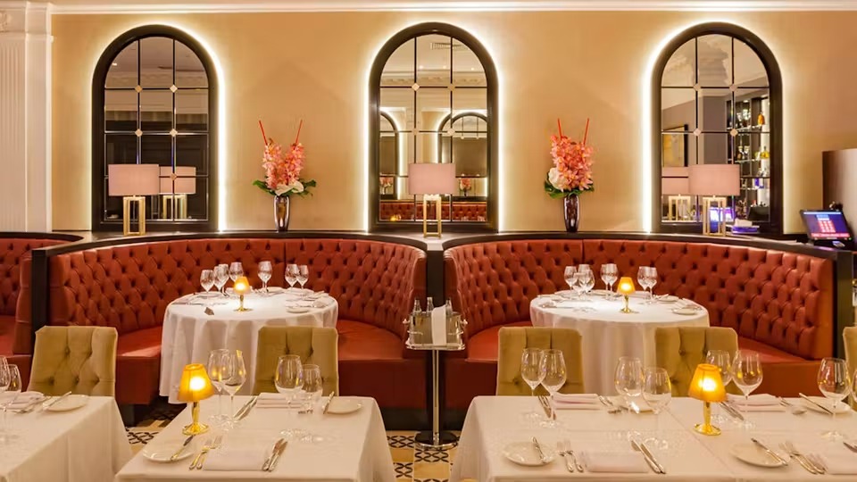 Stylowa przestrzeń restauracyjna dla miłośników wyjątkowej kuchni